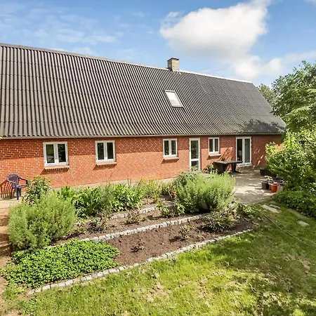 Dejlig Feriebolig I Pa Charmerende Sydfyn *